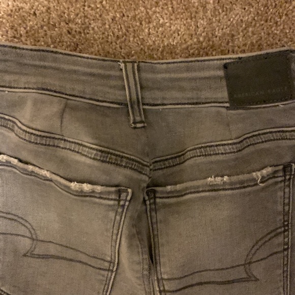 American eagle gray distressed jegging size 4 short - Picture 8 of 8